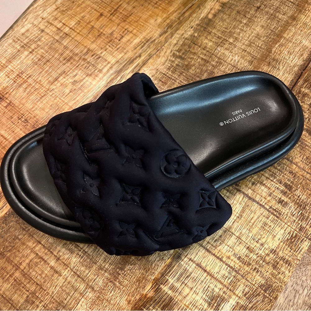 Louis Vuitton Pool Pillow Slides Black Monogram Sandals EU 36 New - Picture 2 of 9